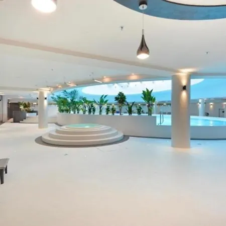 Apartment Hanza Tower White 23 Jacussi & Sauna & Pool *